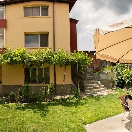 Апартаменти За Гости Бошнакови Dewin Exterior foto