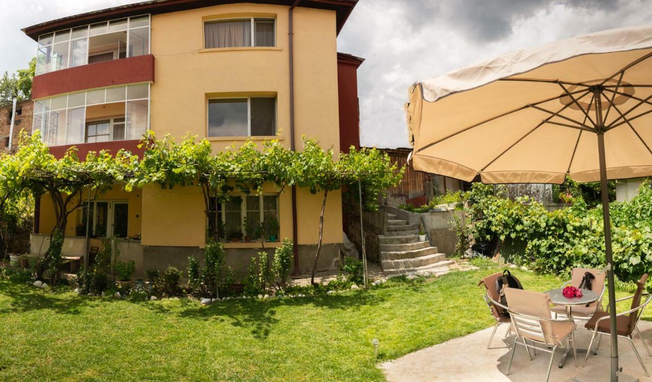Апартаменти За Гости Бошнакови Dewin Exterior foto