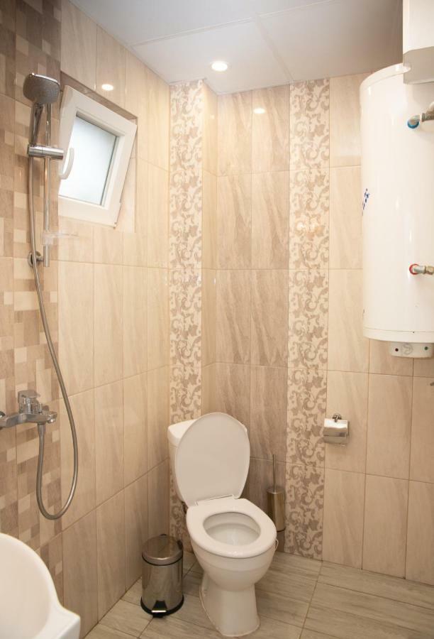 Апартаменти За Гости Бошнакови Dewin Exterior foto