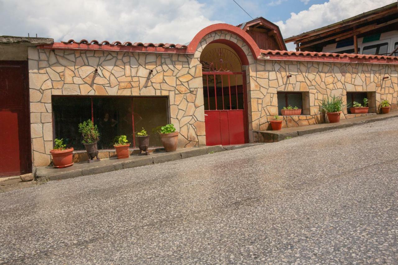 Апартаменти За Гости Бошнакови Dewin Exterior foto